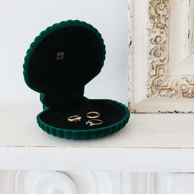 Graham & Green Green Shell Jewellery Box