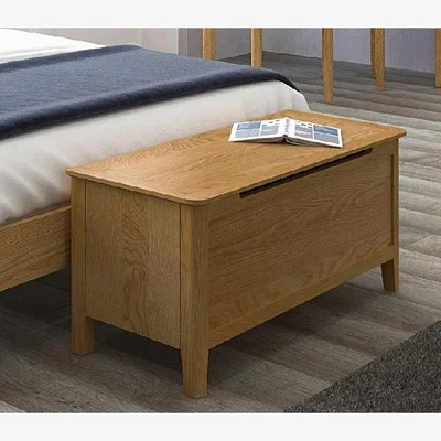 Downtown Hardwick Oak Blanket Box