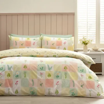 Dunelm Catherine Lansfield Daisy Patchwork Polycotton Duvet Cover & Pillowcase Set