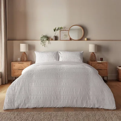 Habitat Silentnight Seersucker Frill White Bedding Set - King size