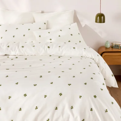 La Redoute Lucky Clover Print 30% Recycled Cotton Duvet Cover Set with Rectangle Pillowcase