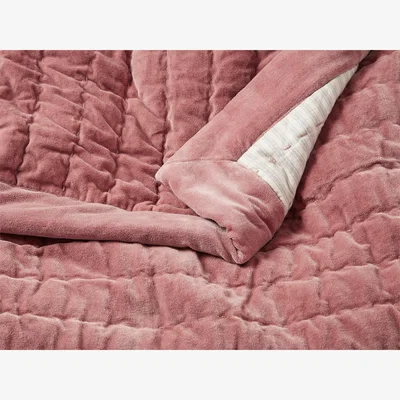 Loaf Easy Squish Velvet Quilt in Dusty Pink