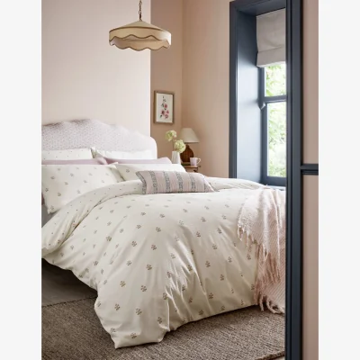 Marks & Spencer Laura Ashley Pure Cotton Harthill Daisy Bedding Set White Mix