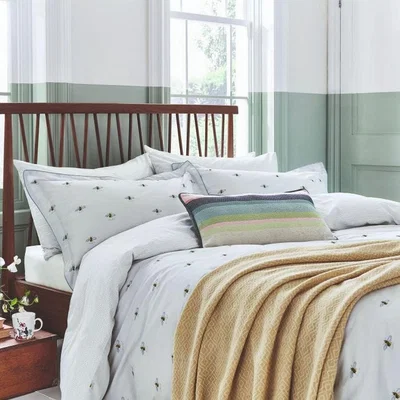 The Rug Seller Kelmarsh Bee Bedding and Pillowcase By Joules in Grey