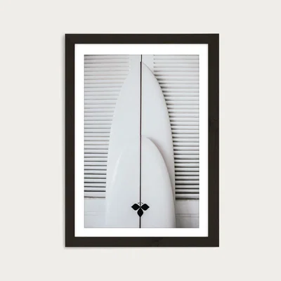 Bombinate.com Beach Surfboard Symmetrie Art Print Black Frame