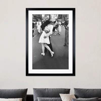 Dunelm The Art Group War Time Kiss Framed Print Black and white