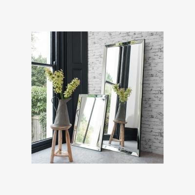 Knees Hayes Leaner Mirror