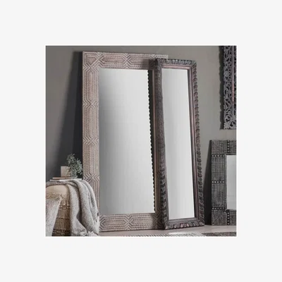 Knees Sadia Mirror
