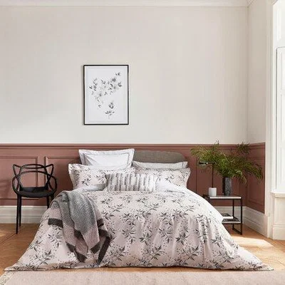 The Rug Seller Kiko Floral Geometric Cotton Bamboo Bedding in Tuberose