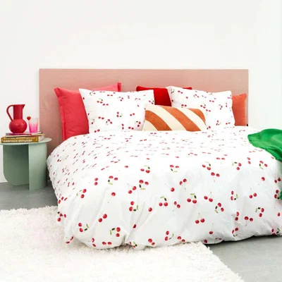 The Rug Seller Sweet Cherries Garden Cotton Bedding in White