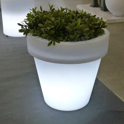 Amara Newgarden - Magnolia Solar Smarttech Illuminated Plant Pot - Extra Large 90