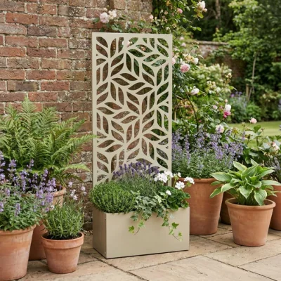 Dunelm Garden Screen & Plant Pot