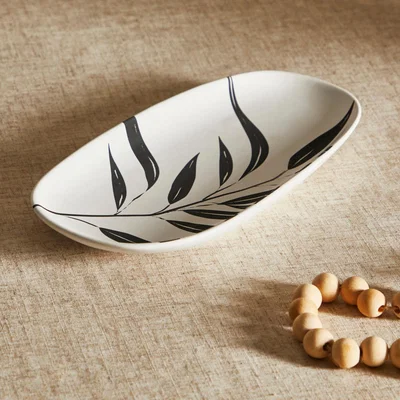 Dunelm Oblong Leaf Platter Black and white