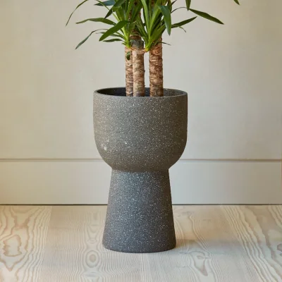 Gardenesque Tomi | Indoor Plant Pot Dark grey