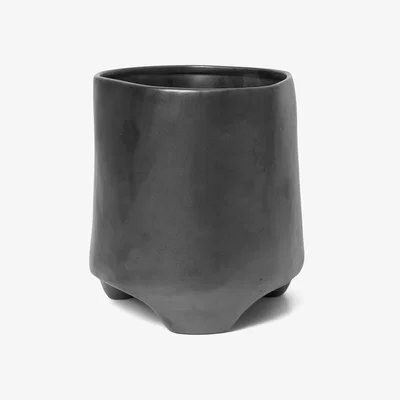 Made in Design Esca Medium Flowerpot - / Ø 19 x H 21 cm - Sandstone by Ferm Living Black