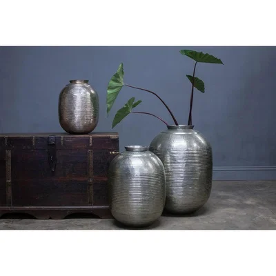 Nkuku Vezu Aluminium PotNkukuDECORATIVE ACCESSORIES