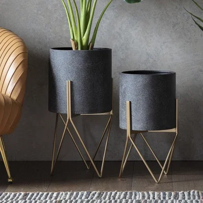 Olivia's Gallery Interiors Hoven Metal Planter Small | Outlet