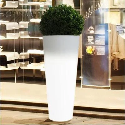 Olivia's Skyline LED Tower Planter / Large