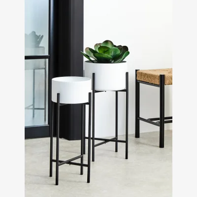 The Range Trosa Small White And Black Floor Standing Planter - Black & White