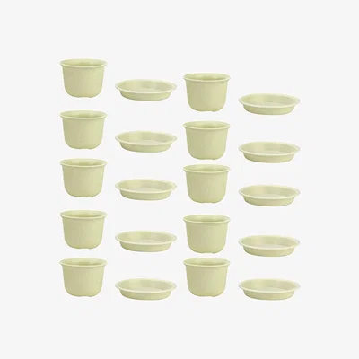 The Range Set of 10 - Medium Plastic Plant Pots - Cream