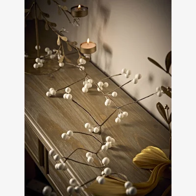Cox and Cox White Berry Garland