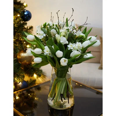 Marks & Spencer M&S Ready To Arrange Fragrant Winter White Posy (Delivery from 17th November 2021)
