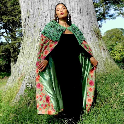 Wolf & Badger Women's Queen Of Flowers Green | One Size | Zasta Studio