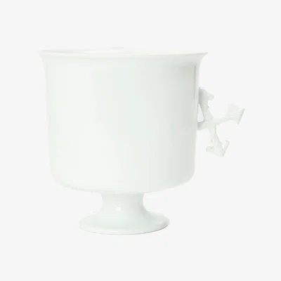 Amara Vase Design