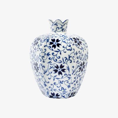 Casa by JJ Alice Modern Chinese Rounded Porcelain Blossom Delft Vase