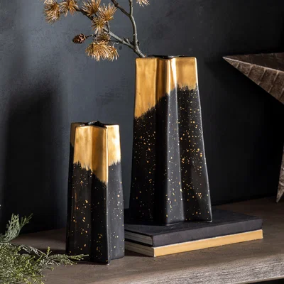 Dunelm Ara Star Vase Black