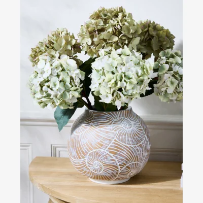 Dibor Oskola Round Shell Vase