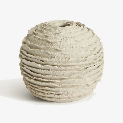 Kave Home Evania vase in beige ceramic 15,5 cm
