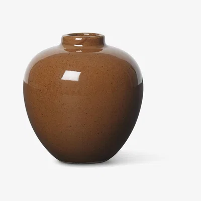 Made in Design Ary Small Vase - / Ø 6.8 x H 7.5 cm -Porcelain by Ferm Living Beige