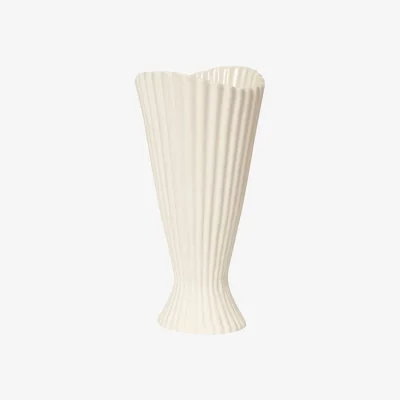 Made in Design Fountain Small Vase ceramic white / L 12 x H 23 cm - Ferm Living