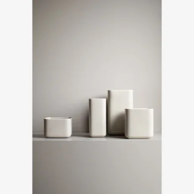 Nordic Nest Cube vase 20 cm Shiny mole