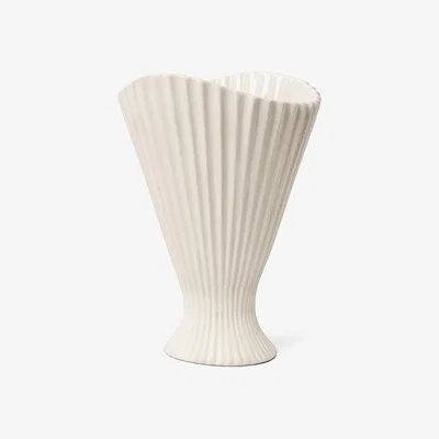 Nordic Nest Ferm Living Fountain vase off white