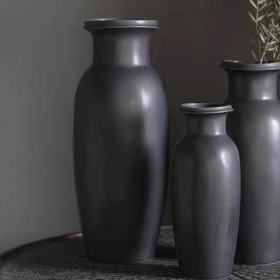 Olivia's Gallery Interiors Sakida Vase / Black / Small