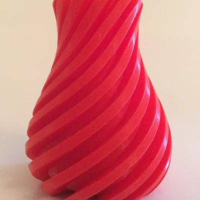 The Range Diagonal Vase 8cm - Red