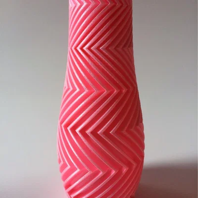 The Range Zigzag Vase 14cm - Pink / 125g