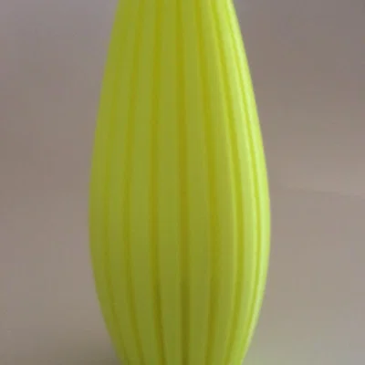 The Range Vertical Vase 17cm - Yellow / 160g