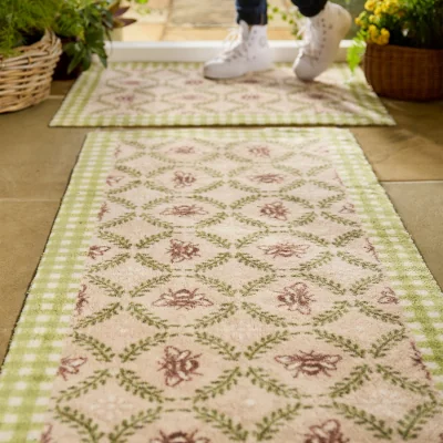 Hug Rug Beehive Green Charity Runner