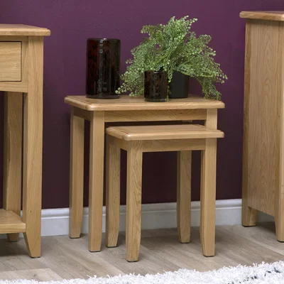 Chiltern Oak Furniture Gloucester Oak Nest of 2 Tables