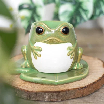 The Range Frog Shaped Oil Burner on Lily Pad - Green