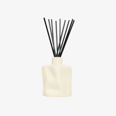 The Range Guaiac Wood and Amber Reed Diffuser