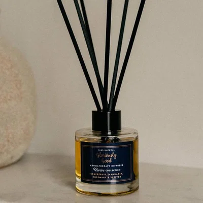 The Range Grapefruit, Mandarin, Rosemary and Vetiver Aromatherapy Diffuser - Clear