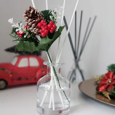 The Range Cranberry Christmas Reed Diffuser - Clear