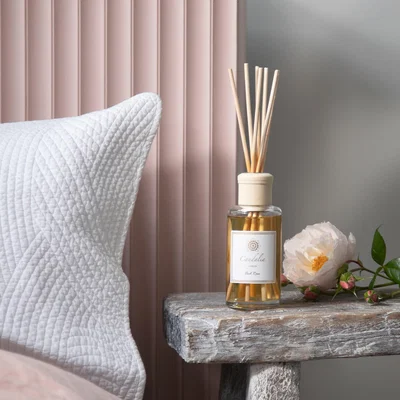 Wolf & Badger White Oud Rose Diffuser | Candalia London