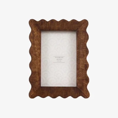 Amara Avila Wooden Scallop Photo Frame 6x4in