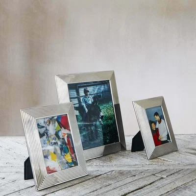 Graham & Green Medium Silver Bevelled Photo Frame