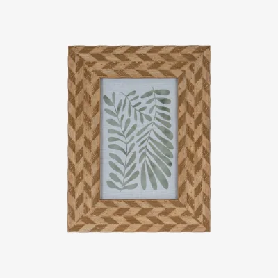 The Range Nord Freestanding 4x6 Photo Frame with Clean Nordic Design - Brown